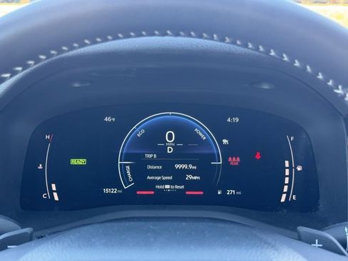 Used 2025 Toyota Camry SE image 19