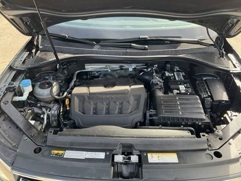 Used 2022 Volkswagen Tiguan SE AWD/4WD image 11