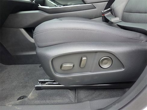 New 2026 Chevrolet Equinox LT image 23