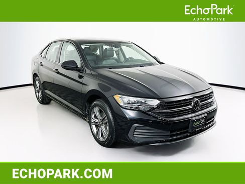 Used 2024 Volkswagen Jetta SE image 1