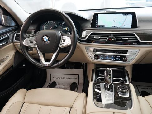 Used 2018 BMW 750i xDrive AWD/4WD image 13