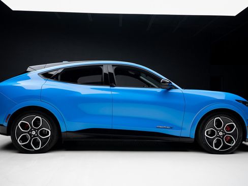 Used 2021 Ford Mustang Mach-E GT image 33