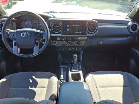Used 2018 Toyota Tacoma TRD Sport RWD image 10