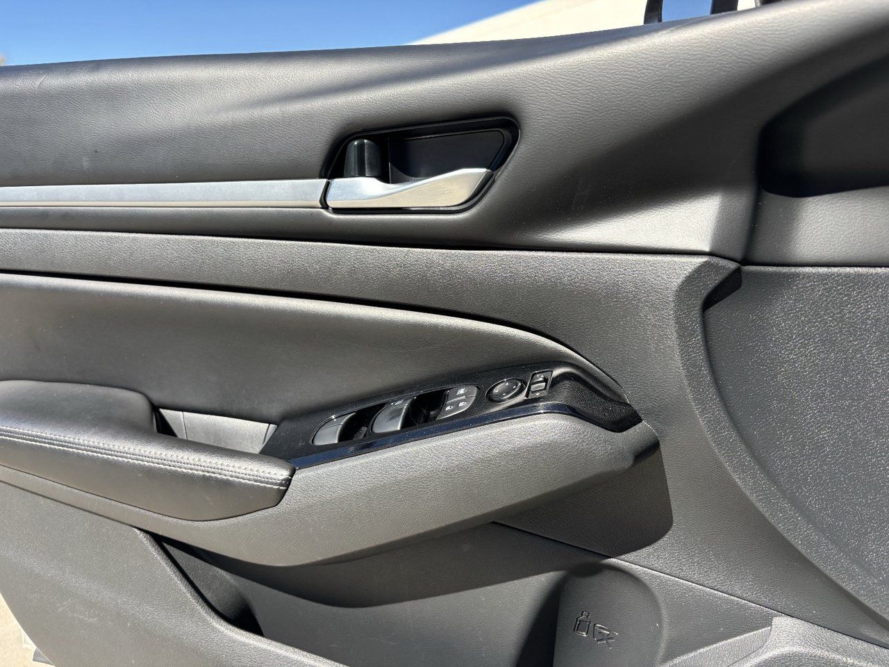 Used 2023 Nissan Altima 2.5 SV FWD image 19
