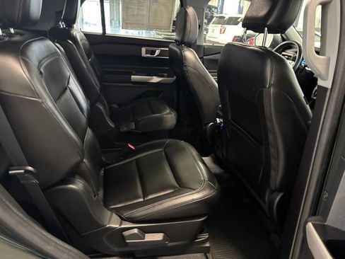 Used 2022 Ford Explorer XLT w/ Equipment Group 202A AWD/4WD image 22