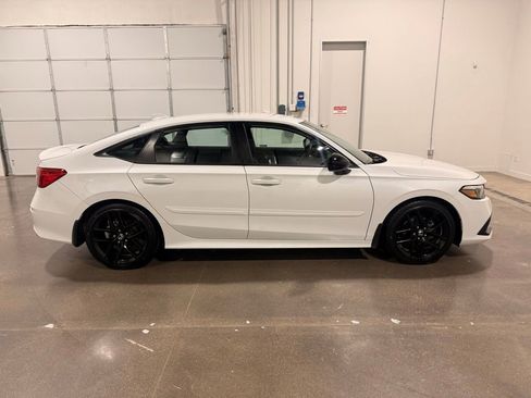 Used 2023 Honda Civic Sport image 4