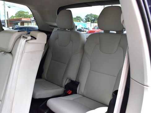 Used 2019 Volvo XC90 T5 Momentum FWD image 18