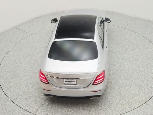 Used 2020 Mercedes-Benz E 450 4MATIC Sedan w/ Premium Package image 27