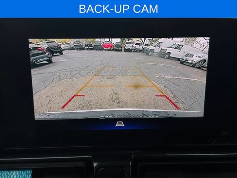Used 2025 Chevrolet TrailBlazer LT AWD/4WD image 2