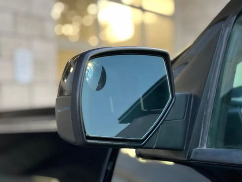 Used 2018 Chevrolet Silverado 1500 LT image 40