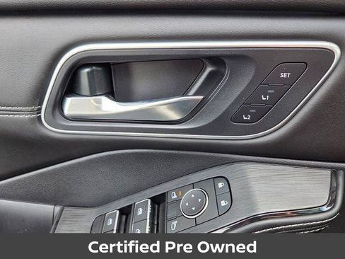 Used 2024 Nissan Rogue Platinum w/ Platinum Premium Package FWD image 18