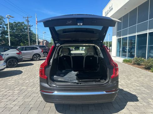 Used 2025 Volvo XC90 B5 Core w/ Climate Package AWD/4WD image 33