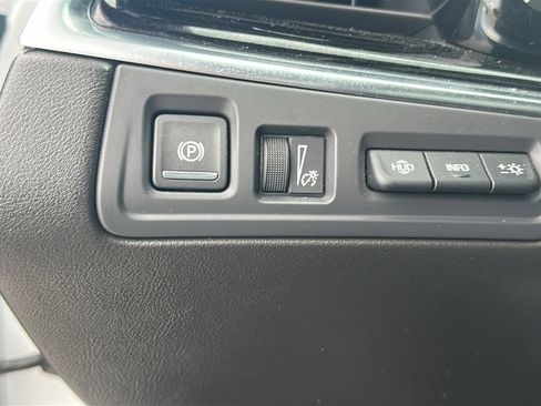 Used 2024 Cadillac XT6 Premium Luxury w/ Technology Package FWD image 21