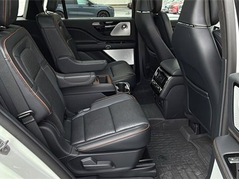 New 2025 Lincoln Aviator Black Label w/ Black Label Special Edition image 10