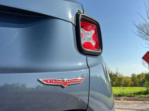 Used 2023 Jeep Renegade Trailhawk image 10