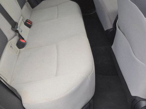 Used 2020 Toyota Corolla LE image 11