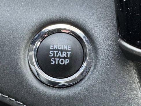 Used 2022 Toyota Highlander XLE image 25