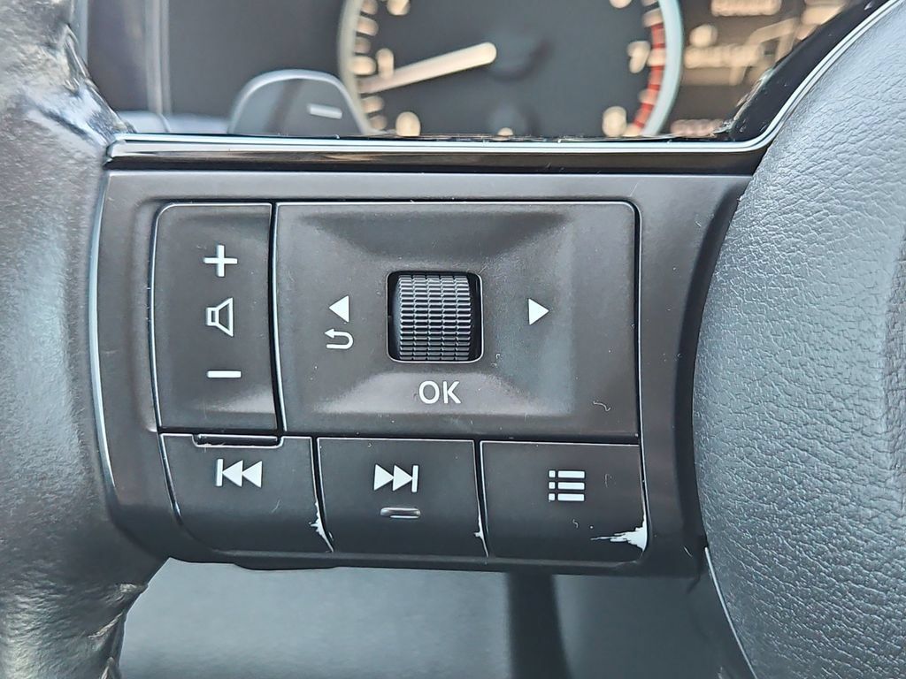 Used 2022 Nissan Pathfinder SV FWD image 23