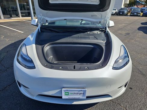 Used 2022 Tesla Model Y Long Range image 23