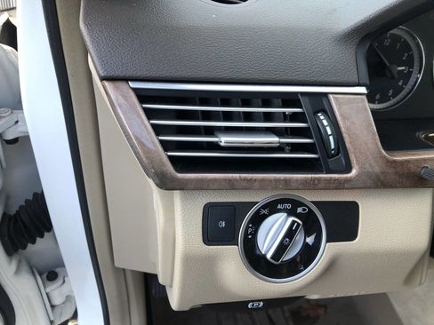 Used 2012 Mercedes-Benz E 350 4MATIC Wagon image 19