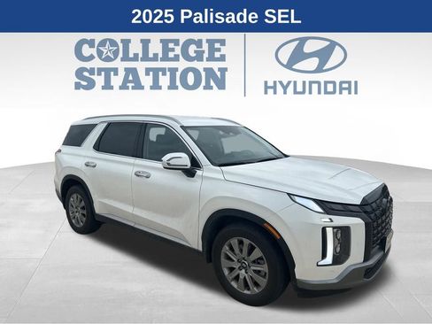 Used 2025 Hyundai Palisade SEL image 1