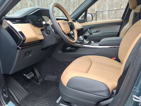 New 2026 Land Rover Range Rover Sport Dynamic SE AWD/4WD image 17
