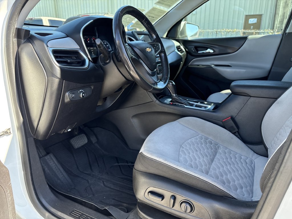 Used 2018 Chevrolet Equinox LT FWD image 15