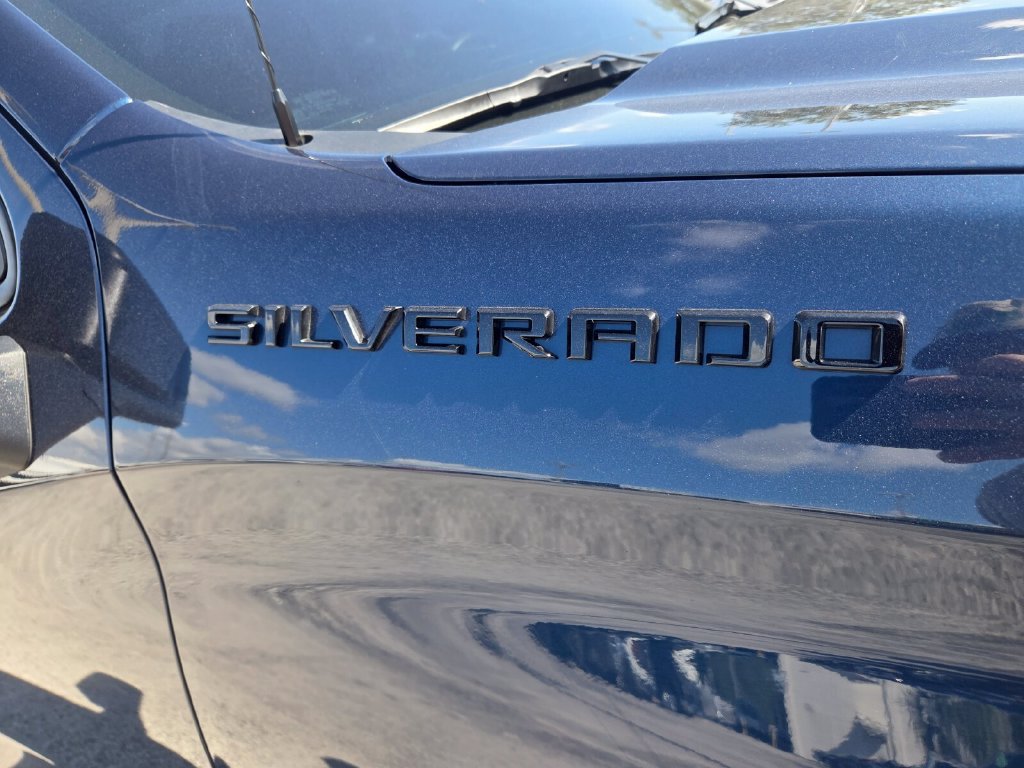 Used 2023 Chevrolet Silverado 1500 Custom w/ LPO, Dark Essentials Package RWD image 4