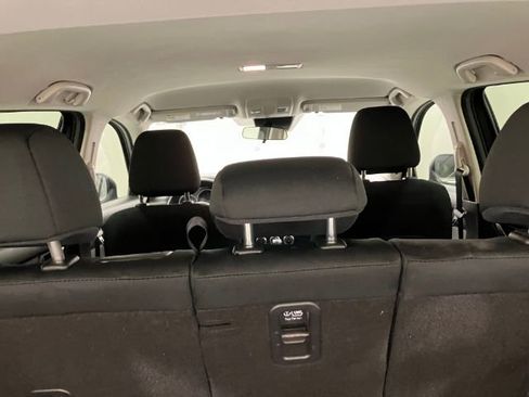 Used 2019 MAZDA CX-5 Sport image 17