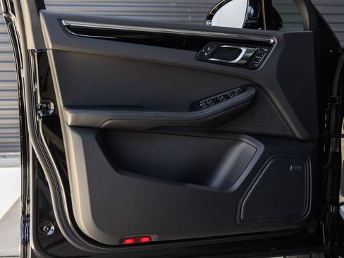 New 2026 Porsche Macan S AWD/4WD image 16