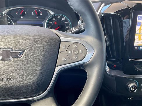 Used 2023 Chevrolet Traverse RS image 24