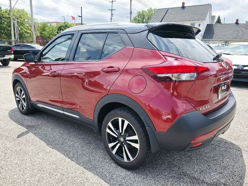 Used 2019 Nissan Kicks SR w/ SR Premium Package FWD image 7