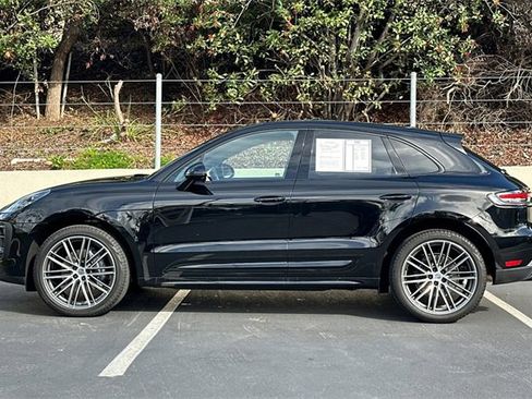Used 2025 Porsche Macan image 2