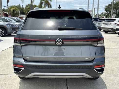 New 2026 Volkswagen Taos SE AWD/4WD image 5