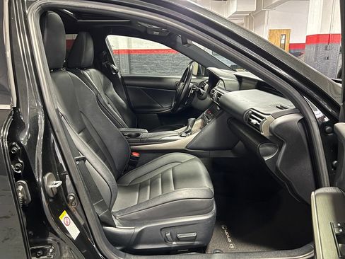 Used 2019 Lexus IS 350 F Sport w/ F Sport Package RWD image 21