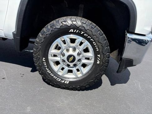 Used 2021 Chevrolet Silverado 2500 LT AWD/4WD image 8