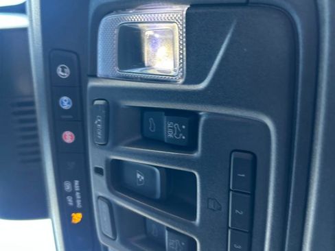 Used 2025 GMC Sierra 3500 AT4 w/ AT4 Premium Plus Package image 15