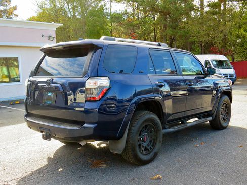 Used 2020 Toyota 4Runner SR5 image 7