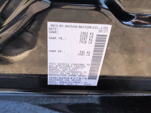 Used 2025 Nissan Altima 2.5 SV FWD image 34