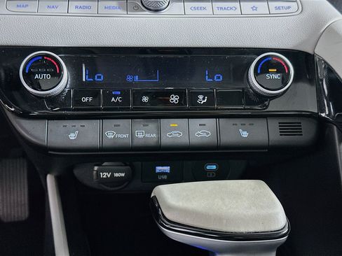 Used 2024 Hyundai Elantra Limited FWD image 23