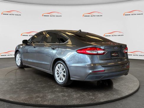 Used 2019 Ford Fusion SE FWD image 41