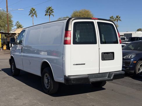 Used 2017 Chevrolet Express 2500 image 6