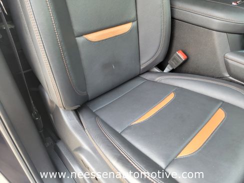 Used 2025 GMC Sierra 2500 AT4 w/ AT4 Premium Plus Package AWD/4WD image 10