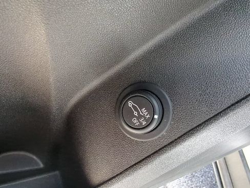 Used 2024 Chevrolet Equinox LT FWD image 14