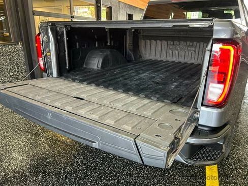 Used 2022 GMC Sierra 1500 Elevation w/ X31 Off-Road Package AWD/4WD image 13