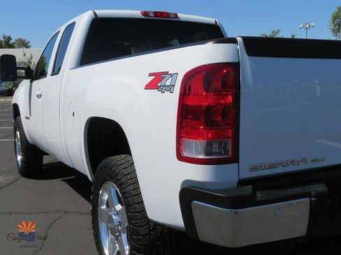 Used 2013 GMC Sierra 2500 SLT w/ SLT Convenience Package AWD/4WD image 22