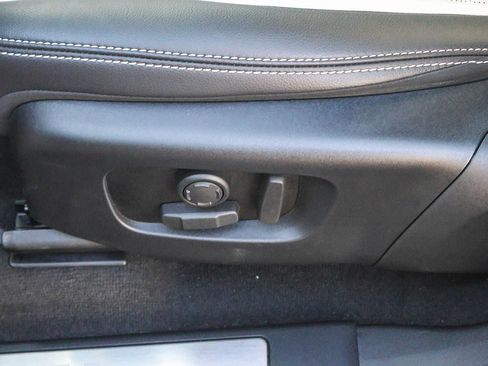 Used 2024 Land Rover Discovery Sport Dynamic SE image 24