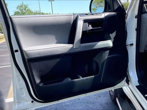 Used 2011 Toyota 4Runner SR5 w/ Convenience Pkg RWD image 23