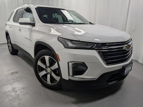 Certified 2023 Chevrolet Traverse LT w/ LT Premium Package AWD/4WD image 2