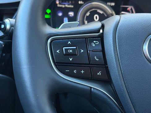 Certified 2025 Lexus ES 300h w/ Premium Package image 25
